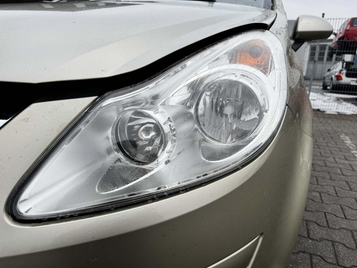 Opel Corsa D original Scheinwerfer vorn links Halogen leicht vergilbt Bj.2006